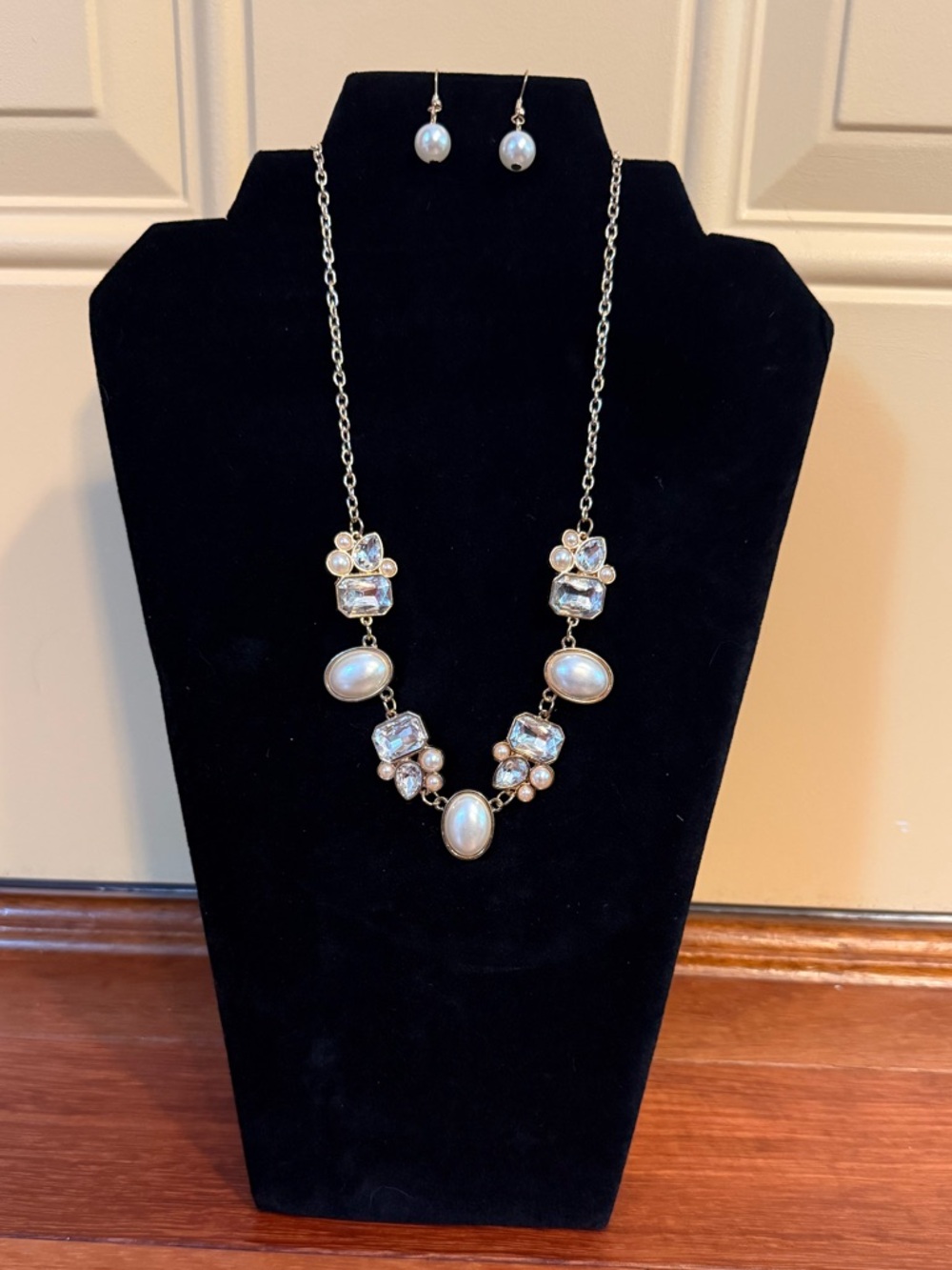 Pearl and Crystal Statement Necklace with Matching Earrings